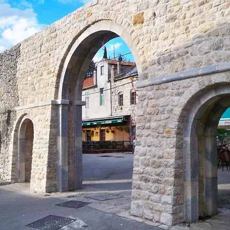 Sunny With A View شقة