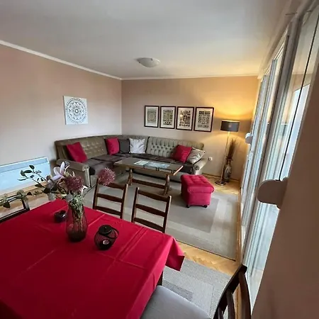 Sunny With A View شقة تريبينيي