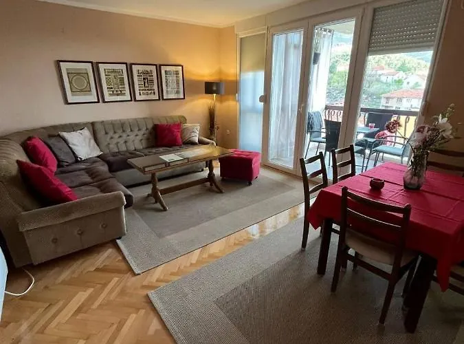 Sunny With A View شقة *